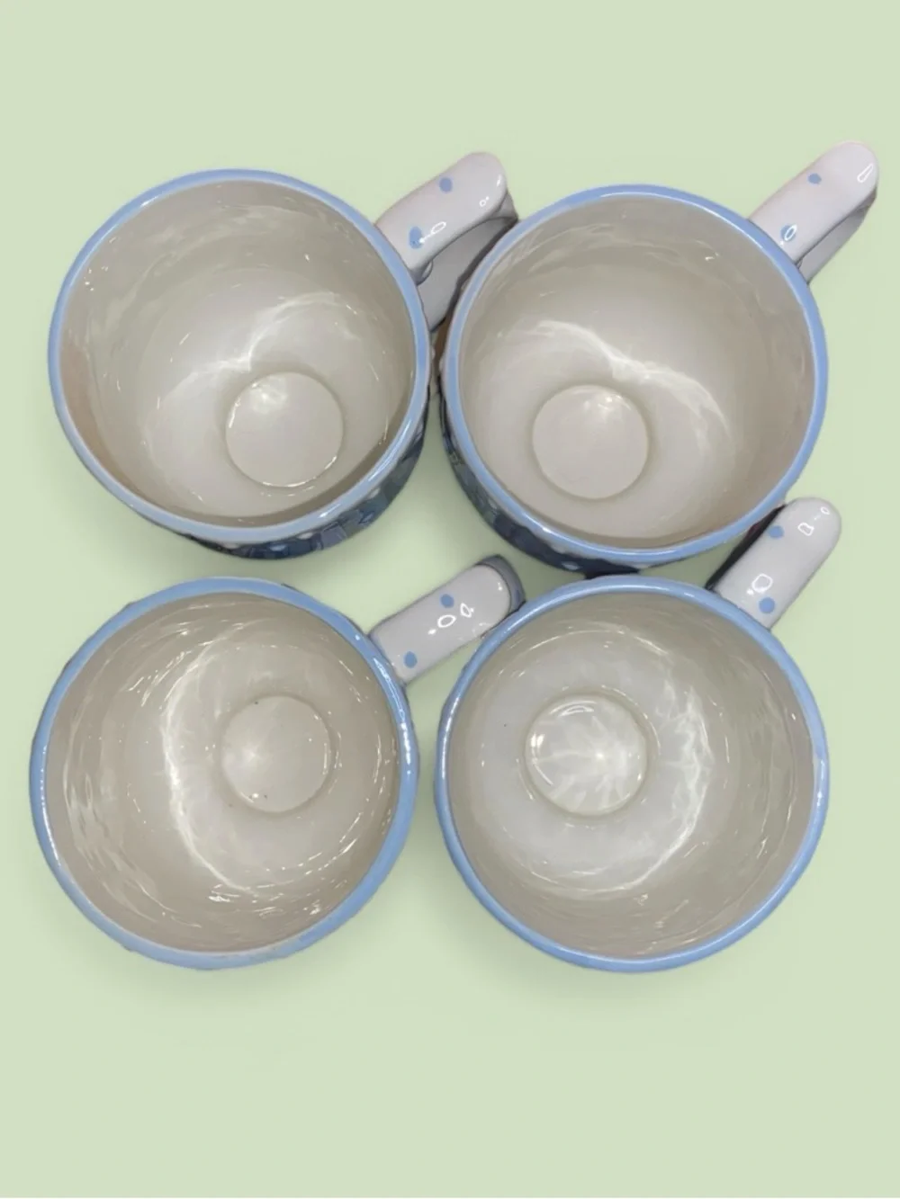 VALERIE PFEIFFER Set of 4 Pedestal Mugs Polka Dot Scalloped Edges LT Blue White - Picture 3 of 6